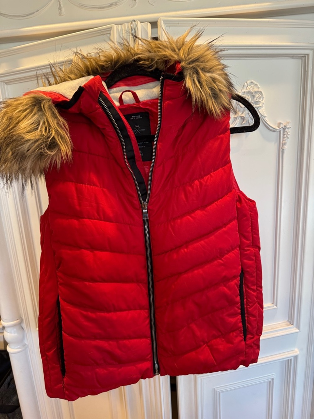 GAP Red Quilted Puffer Vest with Faux Fur Trim